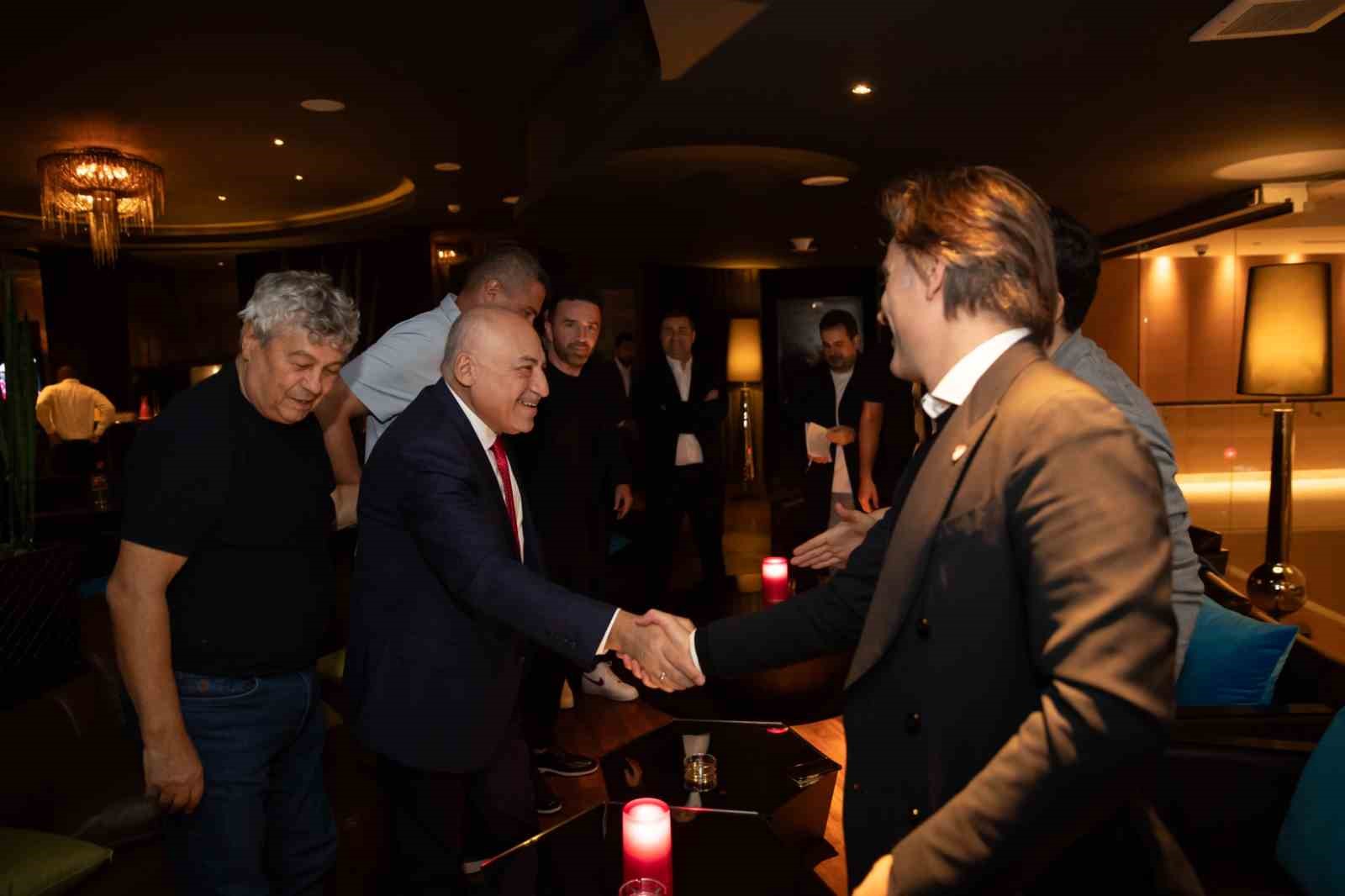 TFF Başkanı Büyükekşi, Türk futbolunun unutulmaz isimleriyle bir araya geldi
