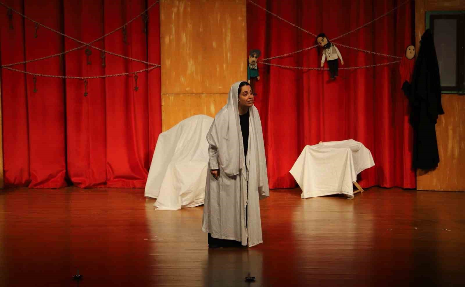 ‘Filistin Hakkında Konuşmalıyız’ tiyatro oyunu sahnelendi