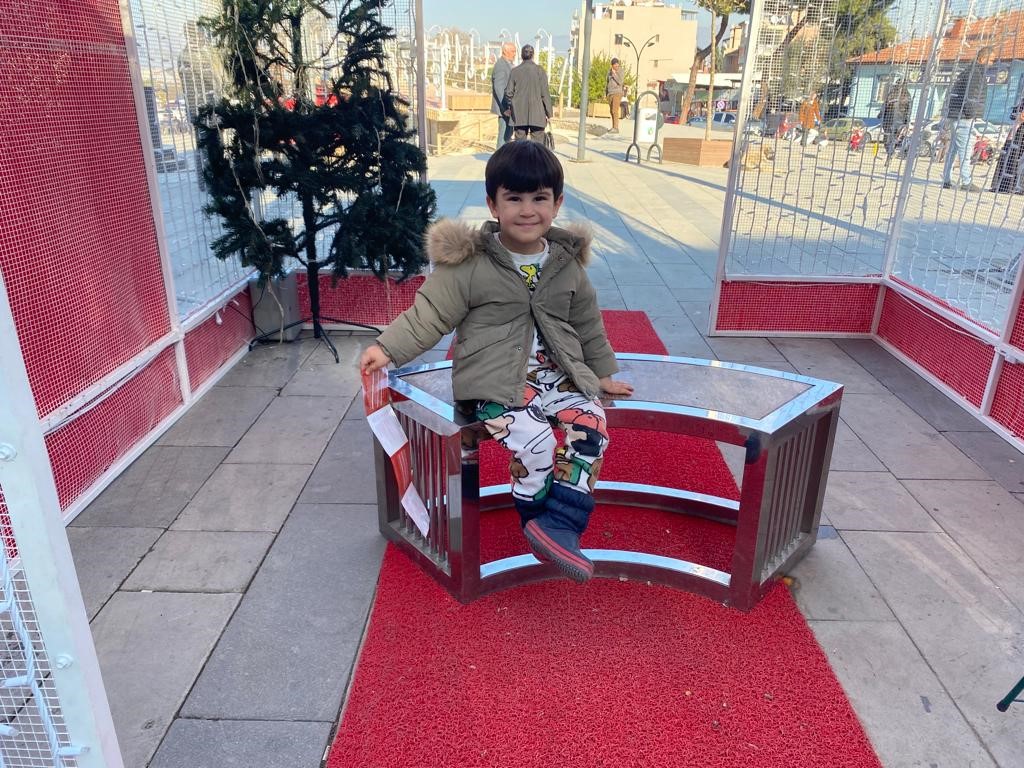 Alaşehirliler yeni yıl hatırası için sıraya girdi
