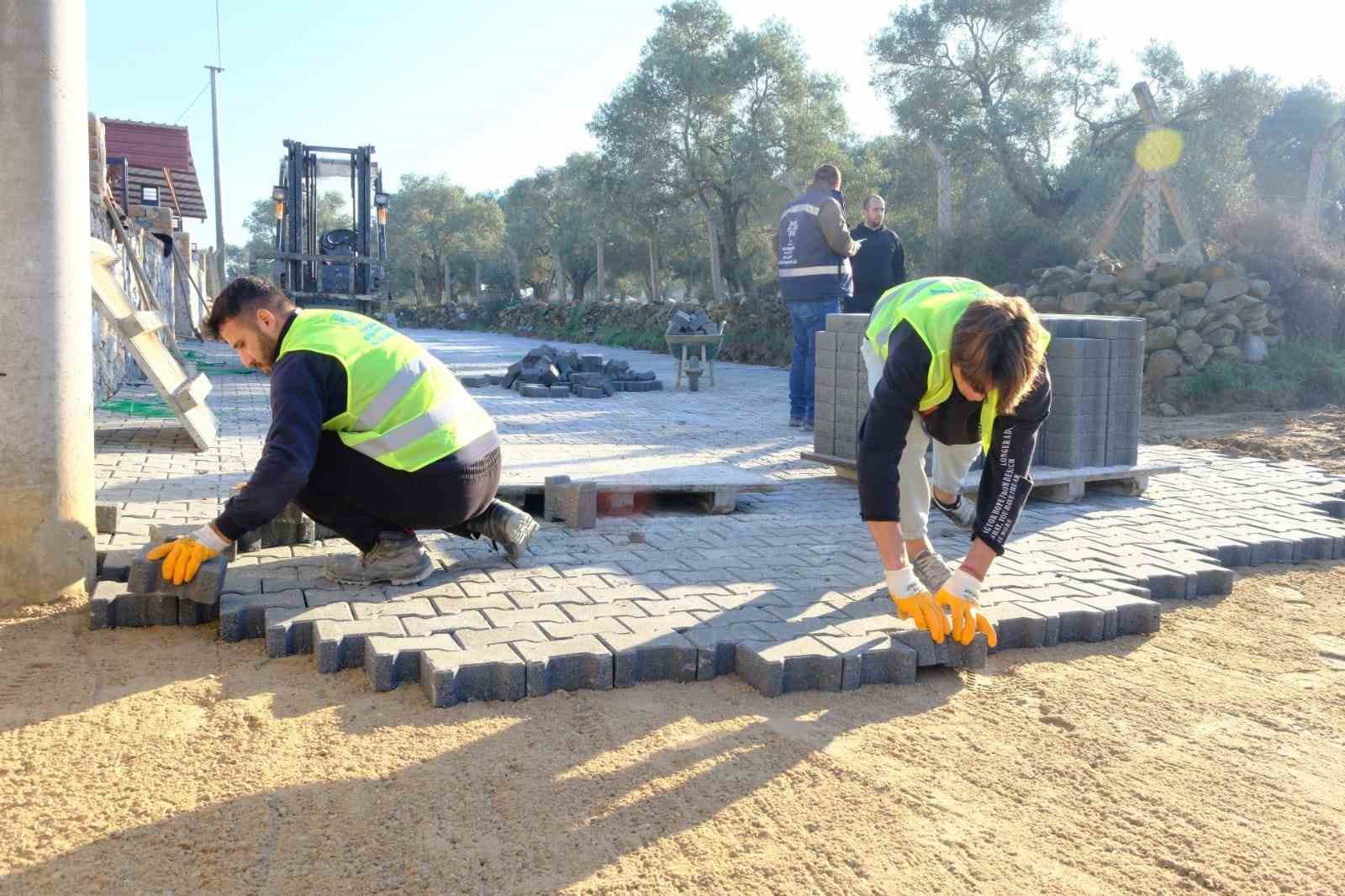 Büyükşehir Belediyesi’nden Germencik’te yol yapım çalışması
