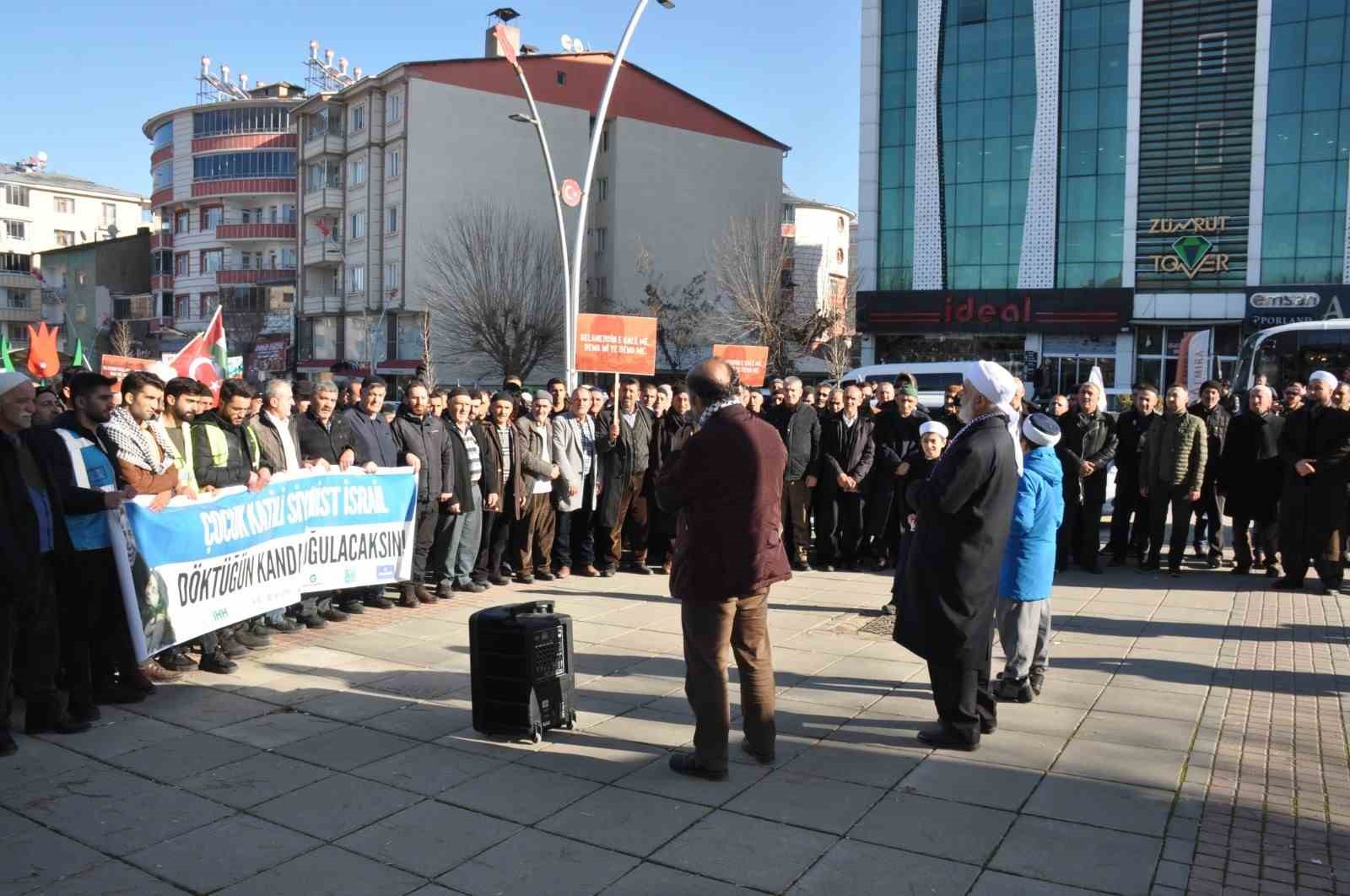 Muş’ta düzenlenen yürüyüşte İsrail protesto edildi
