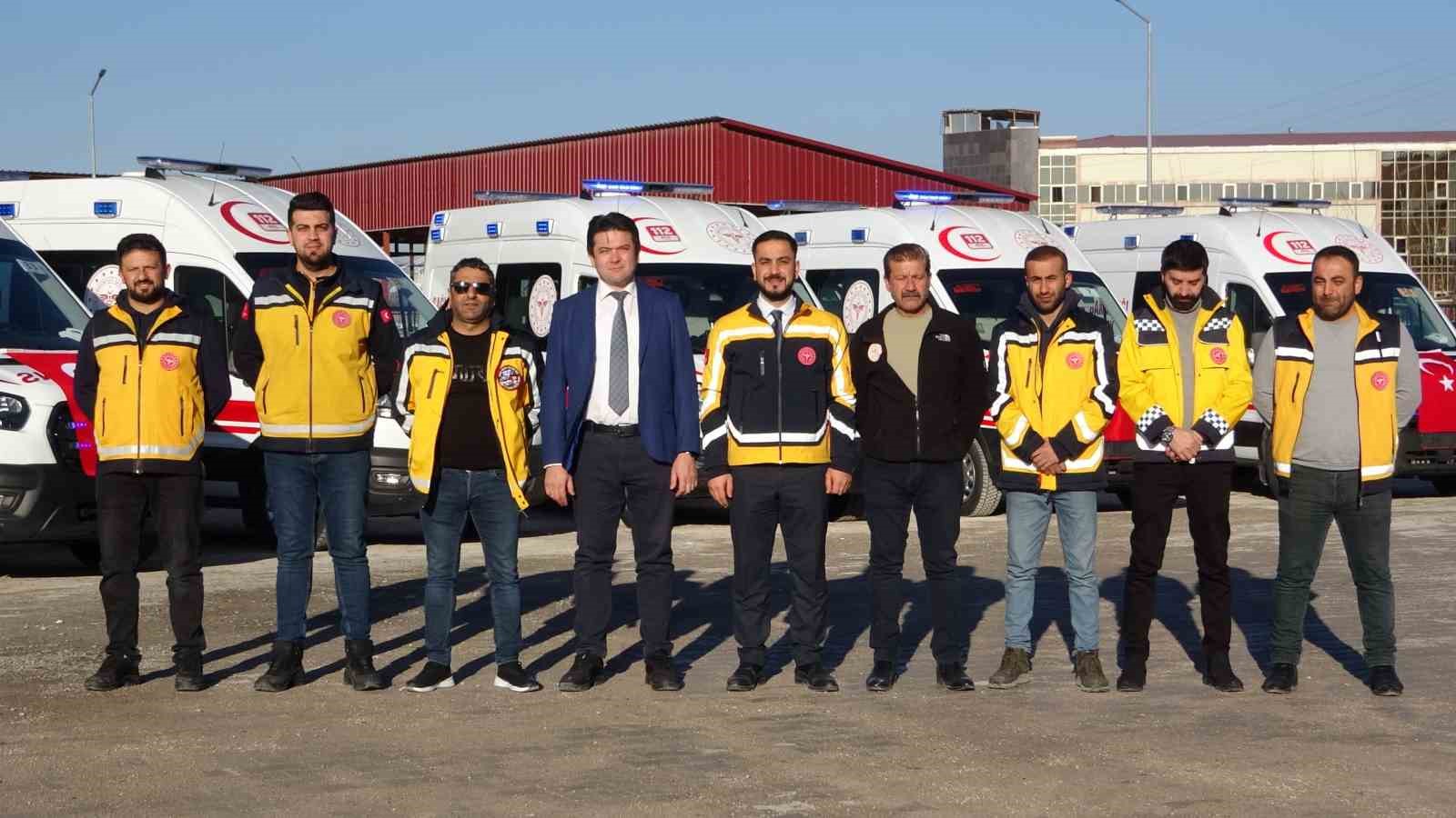 Van’ın sağlık filosuna 6 yeni ambulans eklendi
