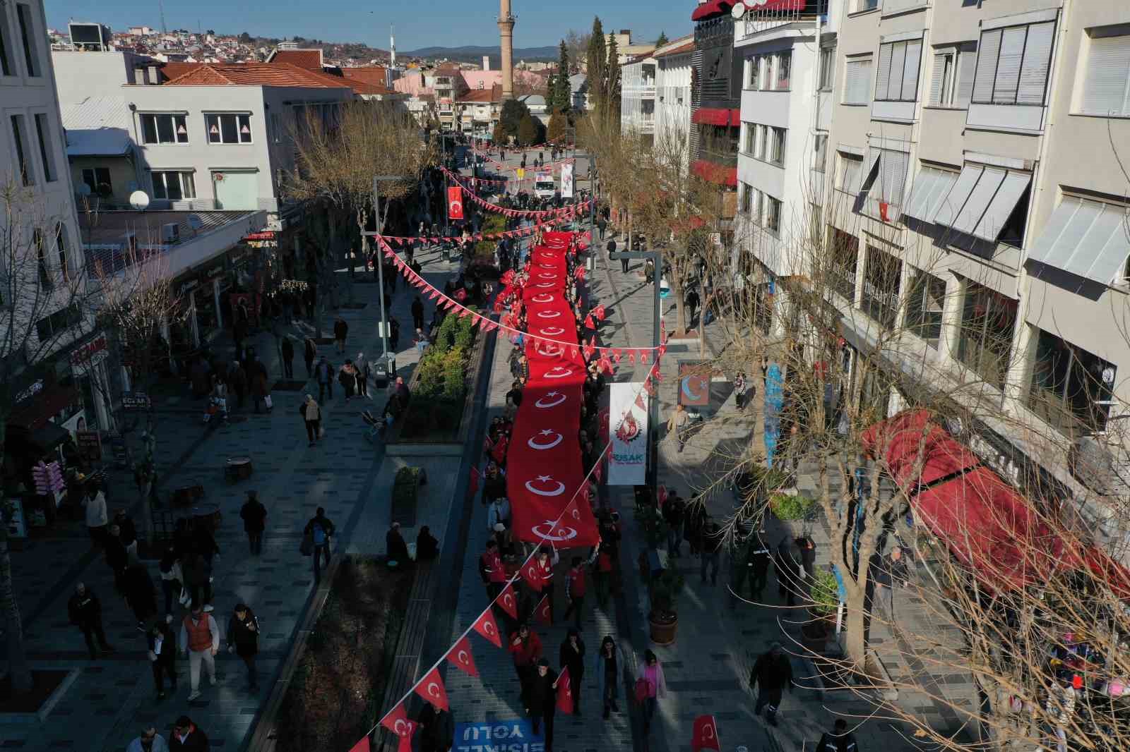 Uşak şehitler i&ccedil;in y&uuml;r&uuml;d&uuml;

