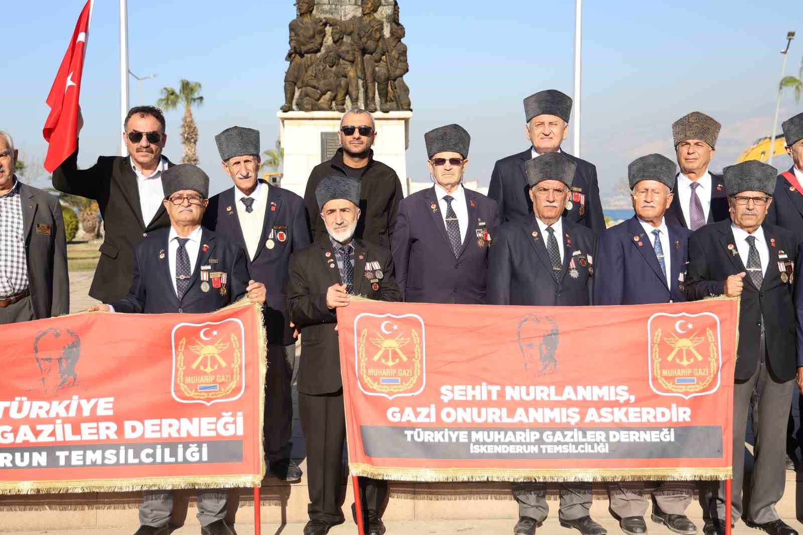 İskenderun’da kahraman gaziler, şehitleri andı
