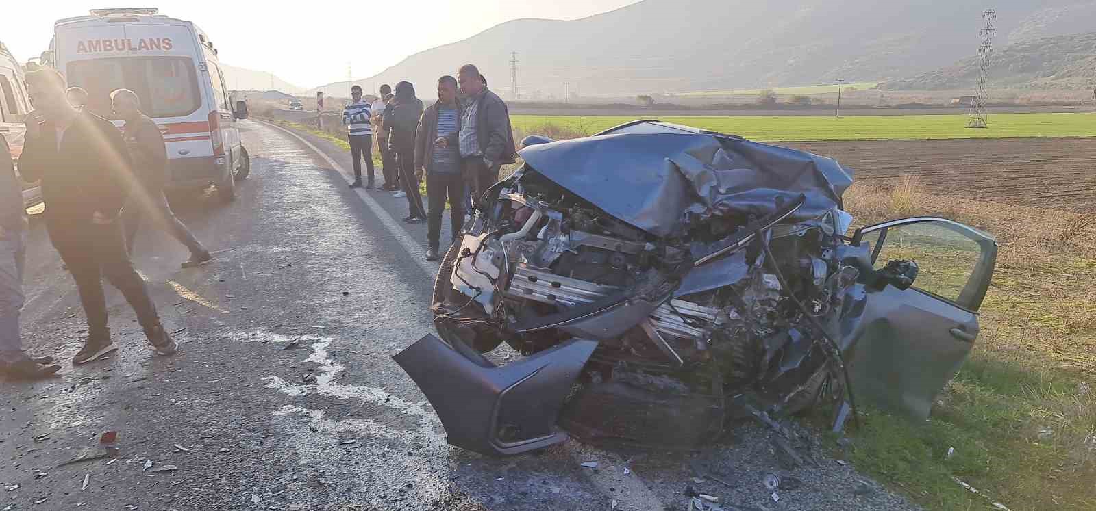 Kafa kafaya çarpıştılar, ortalık savaş alanına döndü: 2 yaralı
