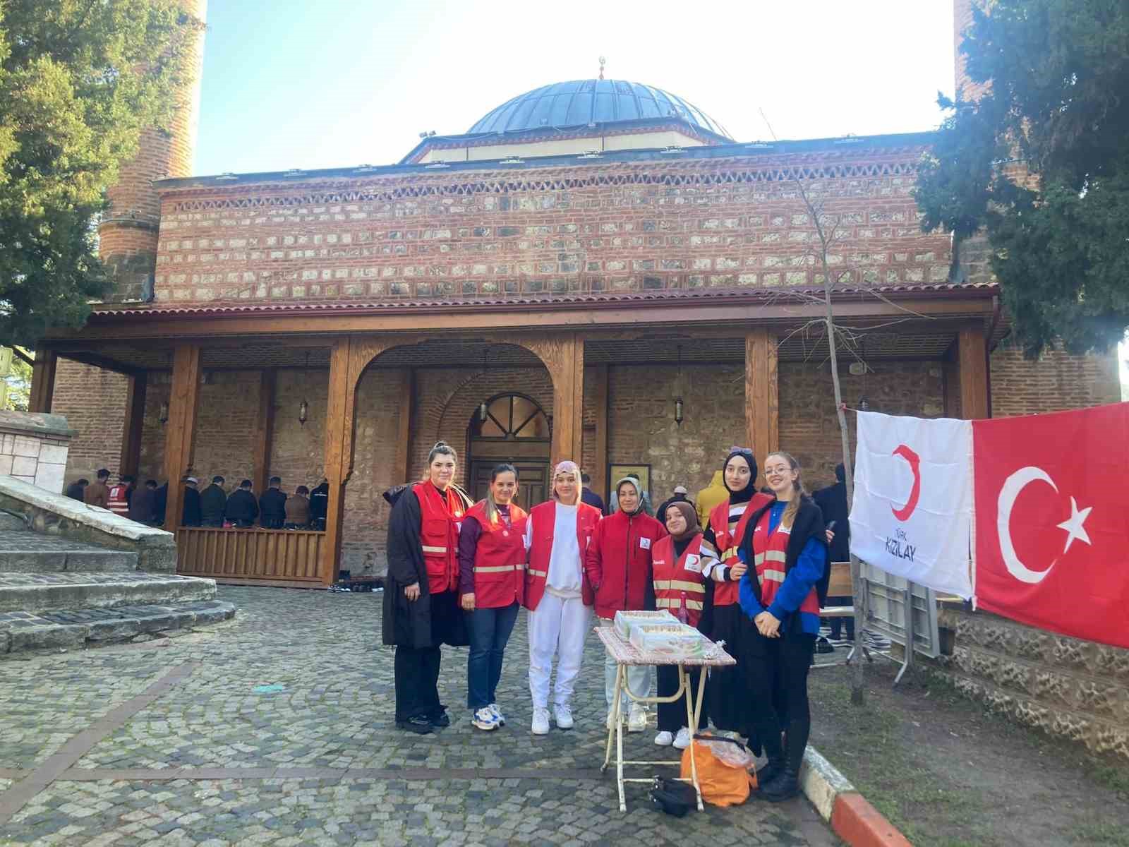 Kızılay gönüllüleri şehitler için Mevlid-i Şerif okuttu