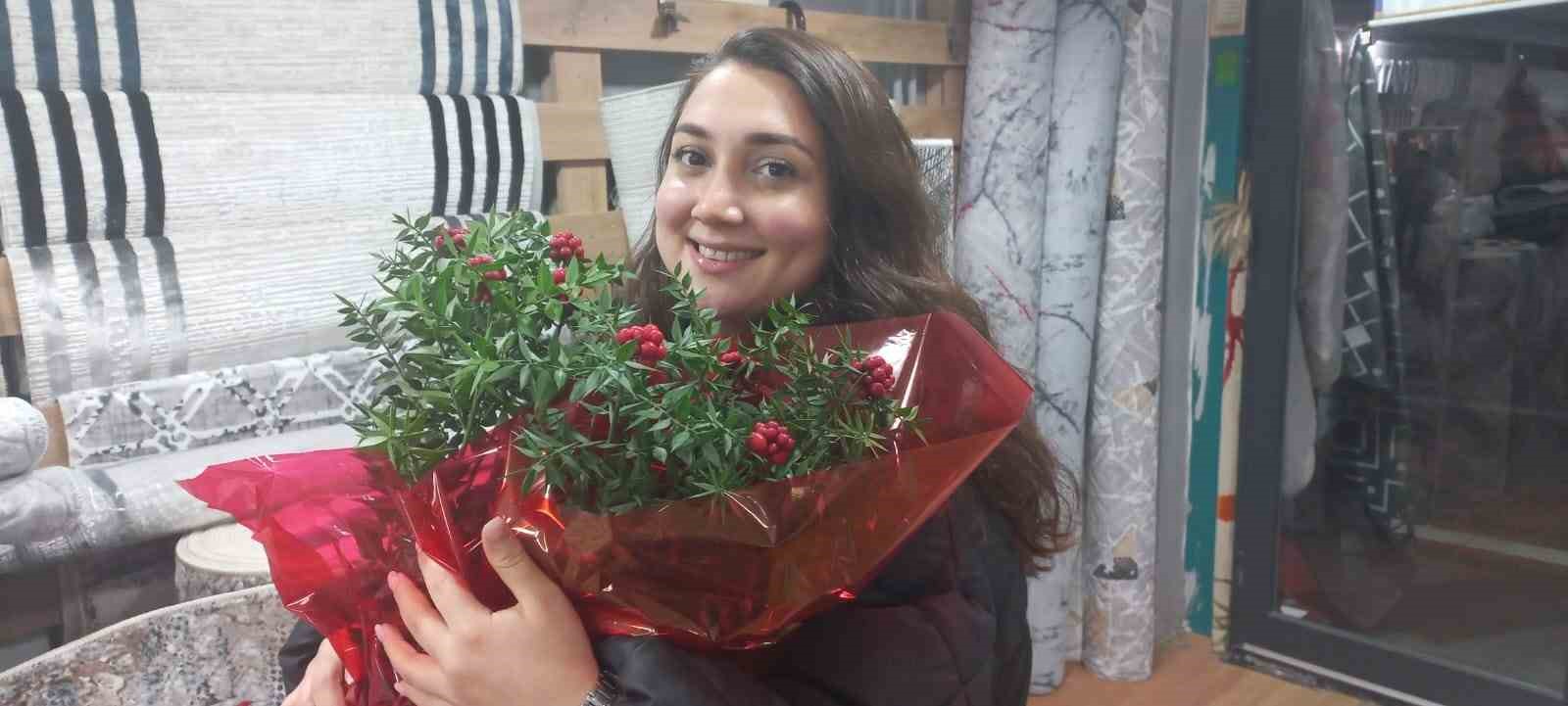 Şans &ccedil;i&ccedil;eği kokinalar ilgi g&ouml;r&uuml;yor
