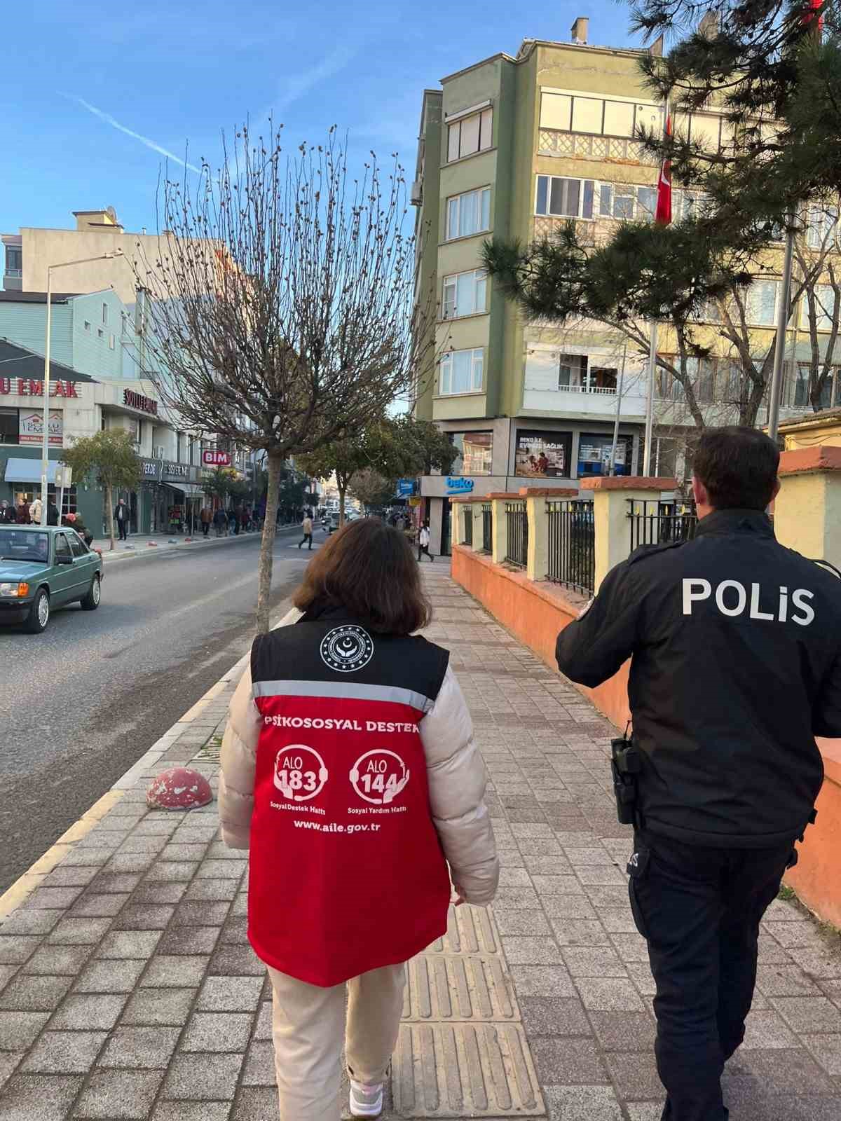 "&Ccedil;ocuklar G&uuml;vende" ekipleri risk altındaki &ccedil;ocukları tespit ediyor
