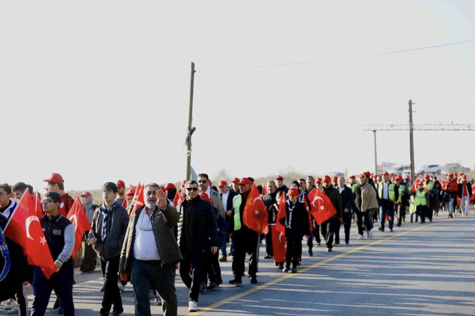 Körfezliler Sarıkamış Şehitleri için yürüdü