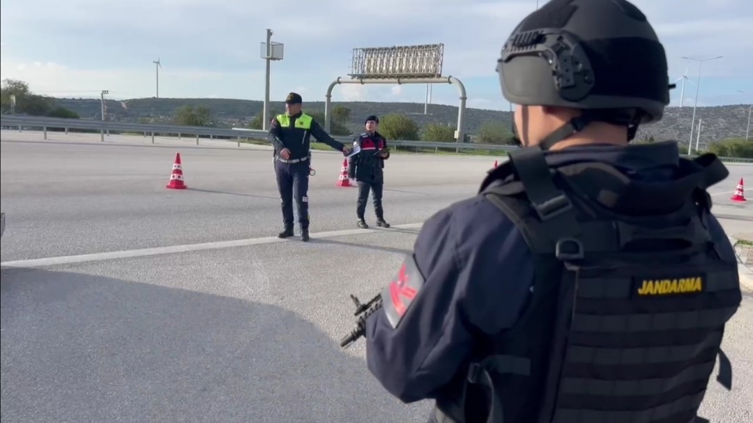 Jandarma Çeşme’de yılbaşında suça göz açtırmayacak
