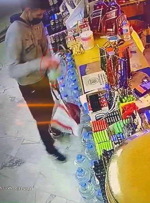 SMA&rsquo;lı Yağız Batu&rsquo;nun bağış kutularını &ccedil;aldılar
