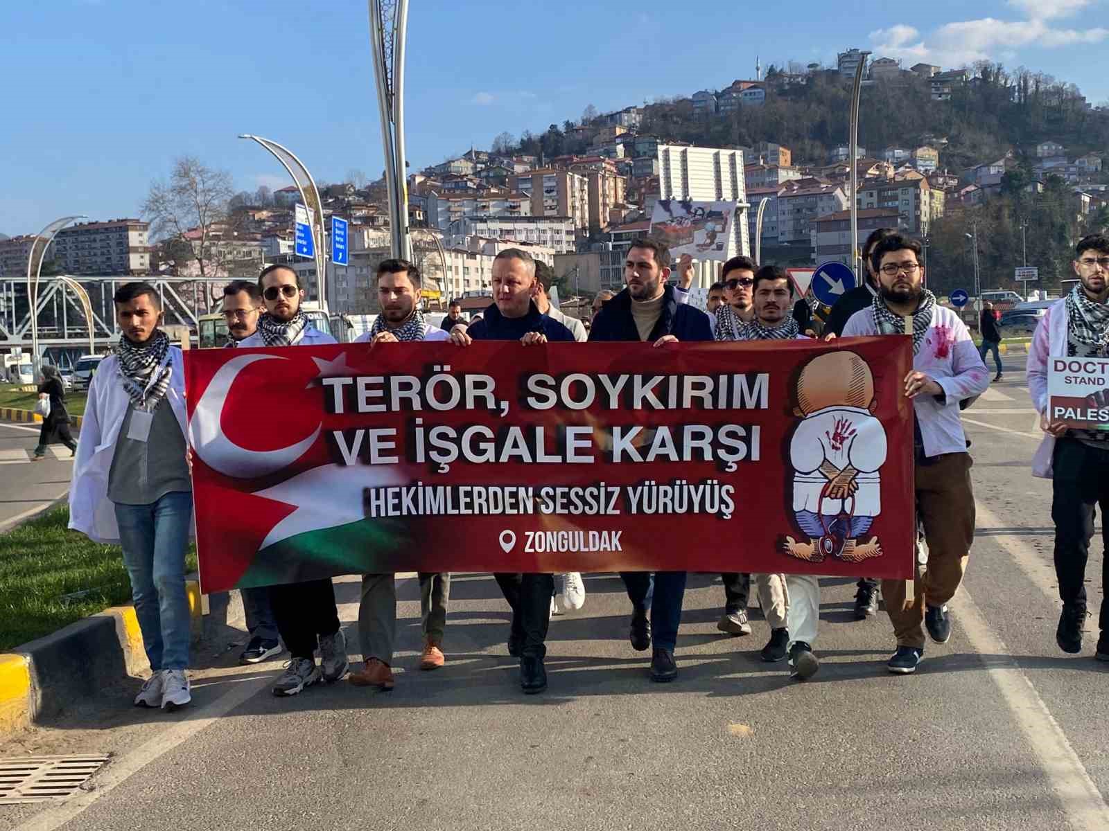 Zonguldak’ta doktorlardan sessiz yürüyüş
