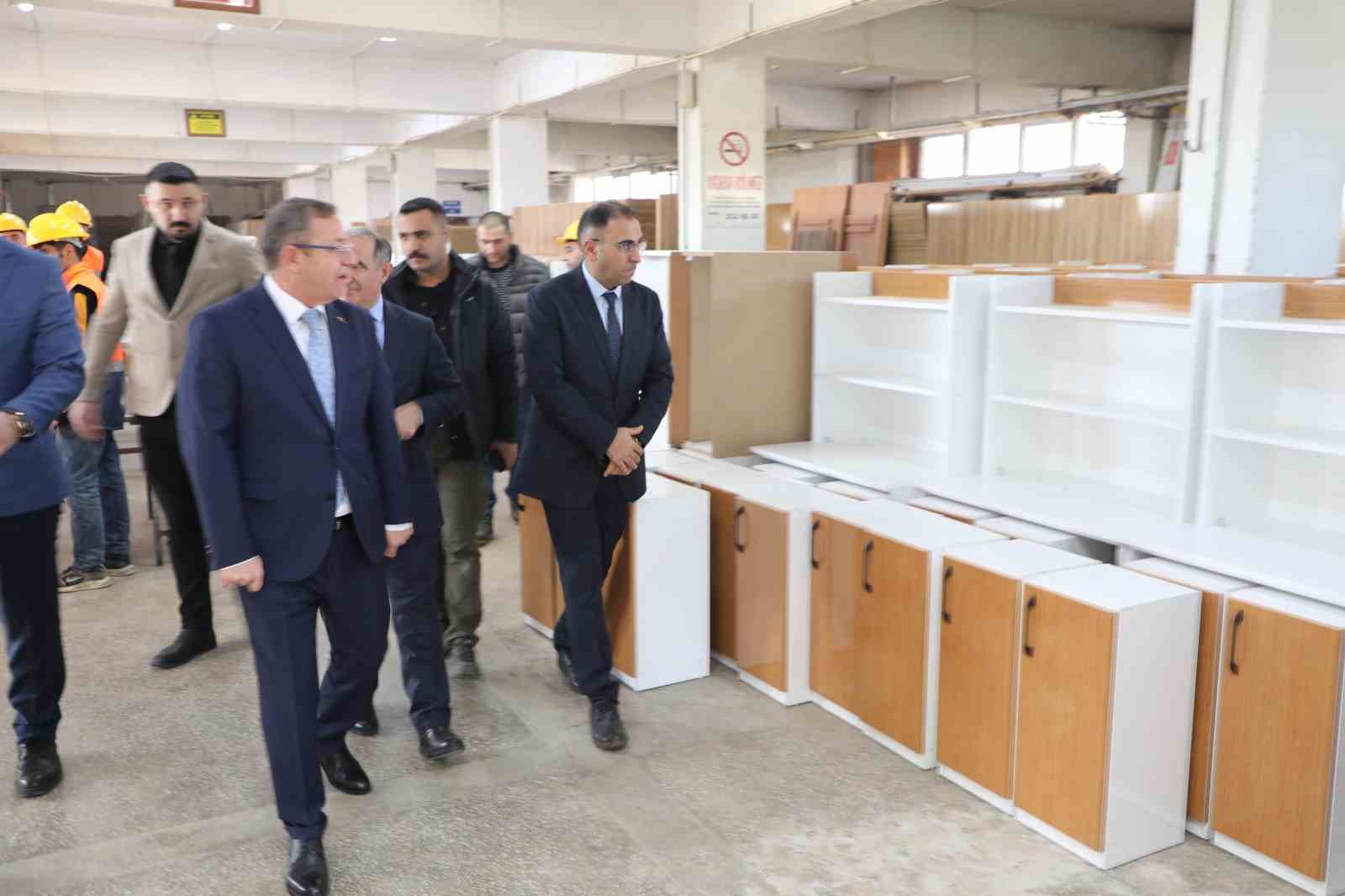 Kars&rsquo;ta &lsquo;Odam K&uuml;t&uuml;phanem&rsquo; Projesi &ouml;ğrencileri sevindirdi

