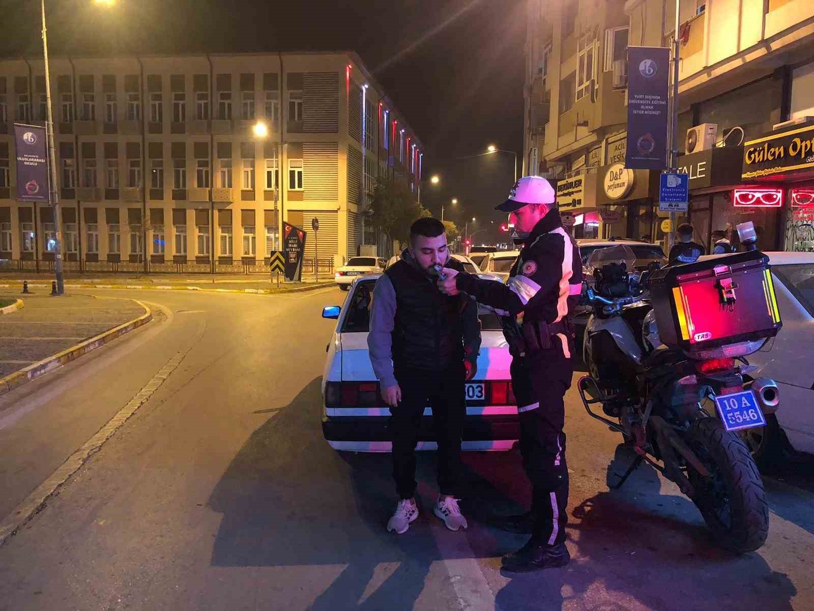 Balıkesir’de yüksek sesle müzik çalan 72 araca ceza yağdı