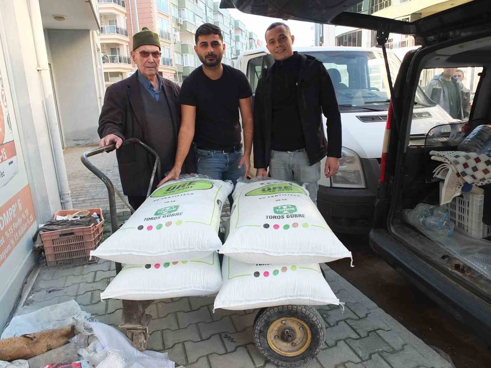 Burhaniye’de yağmurlardan sonra gübre satışları arttı
