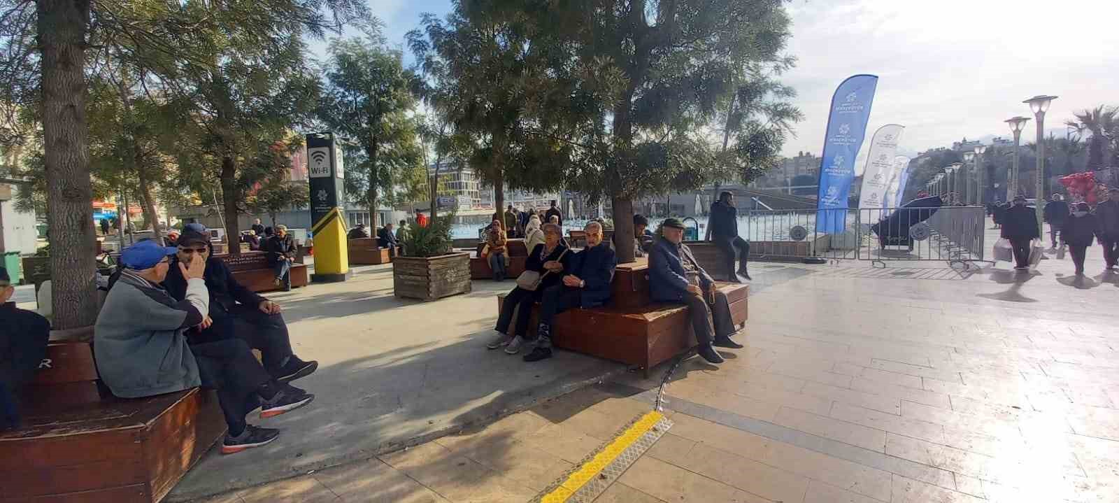 Aydınlılar kış ortasında baharı yaşadı

