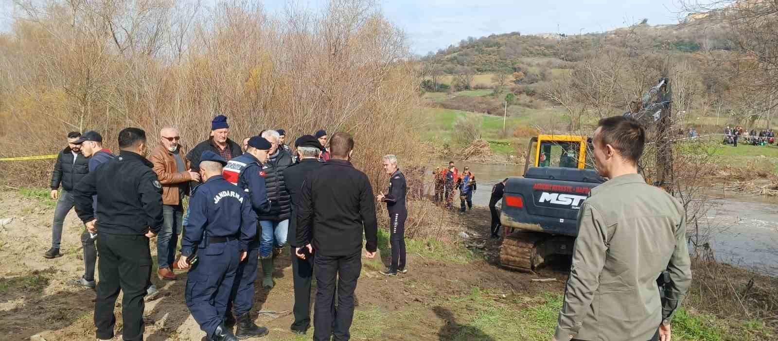 Susurluk&rsquo;ta trakt&ouml;rle evinden ayrılan gen&ccedil;ten haber alınamıyor
