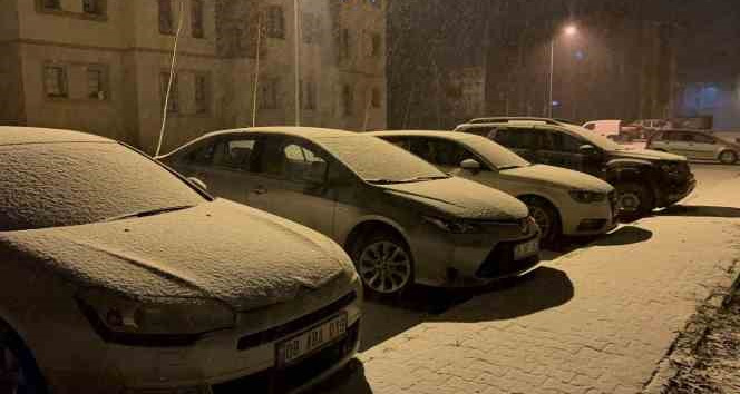 Kars’ta yoğun kar yağışı