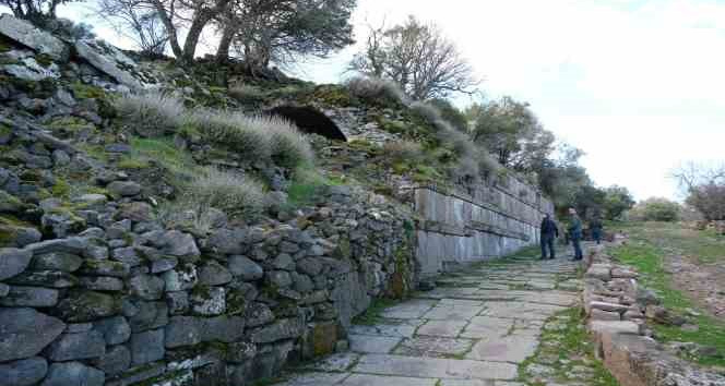 2 bin yıl önceki Manisa depremi 12 antik kenti yok etti