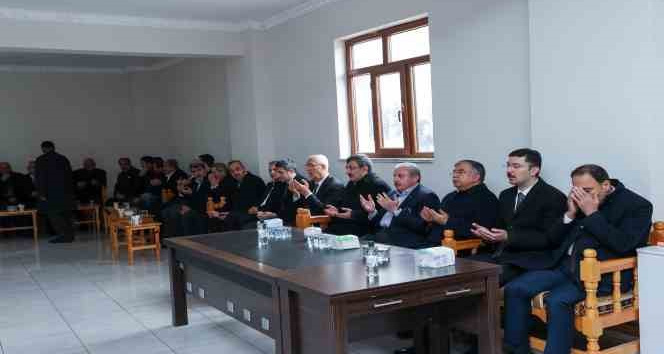 Meclis Başkanı Şentop, Yılmaz’ın annesinin taziyesine katıldı