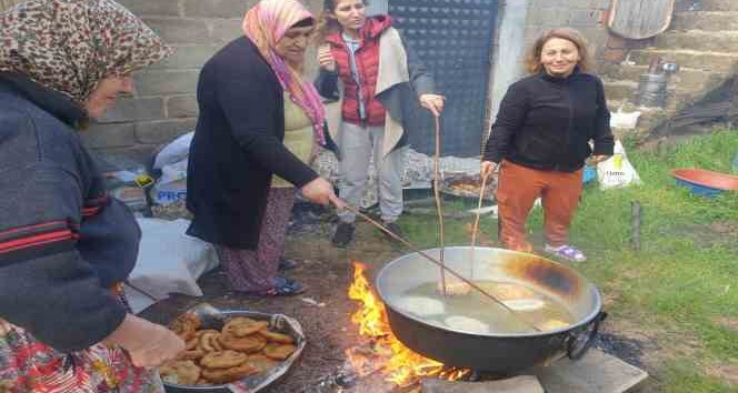 Burhaniye’ de Ramazan öncesi lokma hayırları arttı