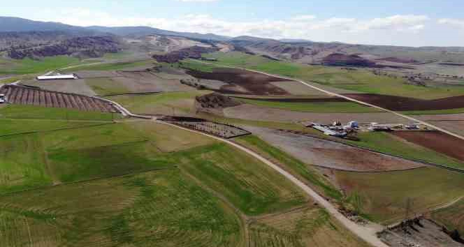 Haftalardır kurak geçiyordu, yağışlar çiftçiyi mutlu etti: "Bu yağışlar bize ilaç oldu"