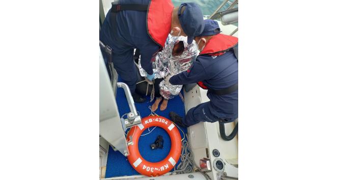 Midilli Adası’na yüzerek geçmek isteyen göçmen Sahil Güvenlik ekiplerince kurtarıldı