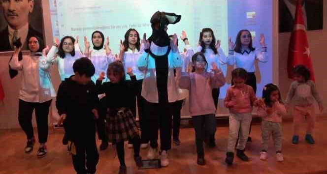 Muş’ta depremzede çocuklar için moral programı düzenlendi