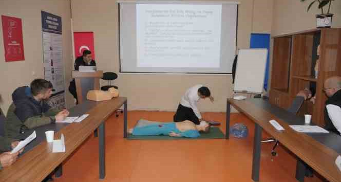 İlk yardımı öğreniyorlar