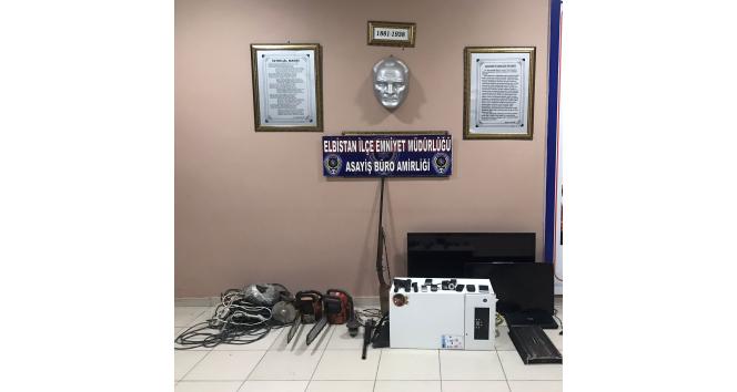 Evlerden çaldıkları malzemeleri çadırda istifleyen 3 şüpheli tutuklandı