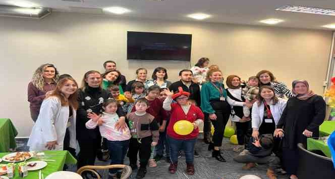 Down sendromlu çocuklar kahvaltıda buluştu