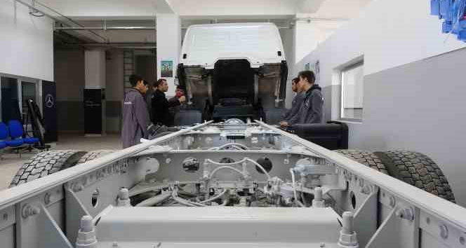 Kızıltepe’de bu okuldan çıkan öğrenciler Alman devi firmalarda çalışma imkanı buluyor