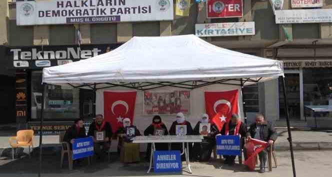 Yüreği yanık aileler eylemlerine devam etti