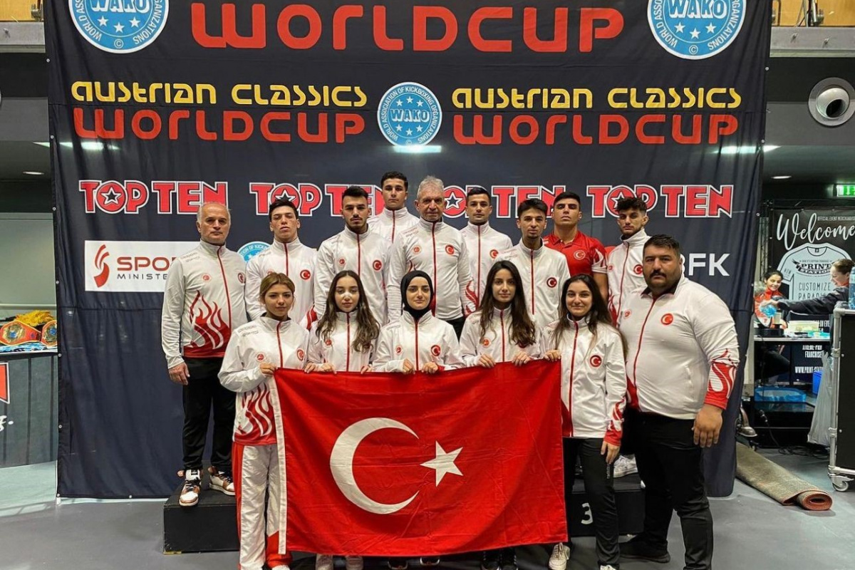 Milli kick boksçu Efe Aydın, Avusturya’da dünya ikincisi oldu
