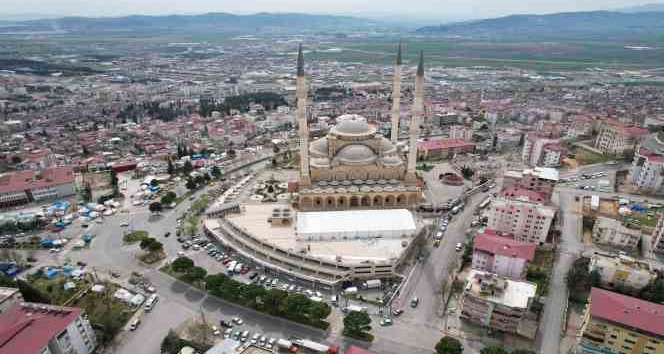 Abdülhamid Han Camii’nde teravih namazları çadırda kılınacak