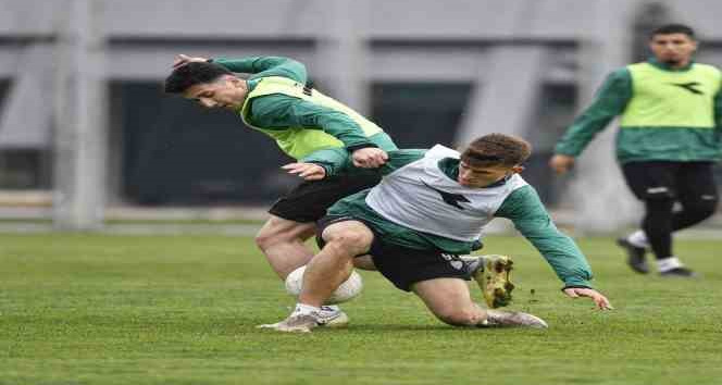 Bursaspor’da Tarsus İdman Yurdu maçı hazırlıkları sürüyor