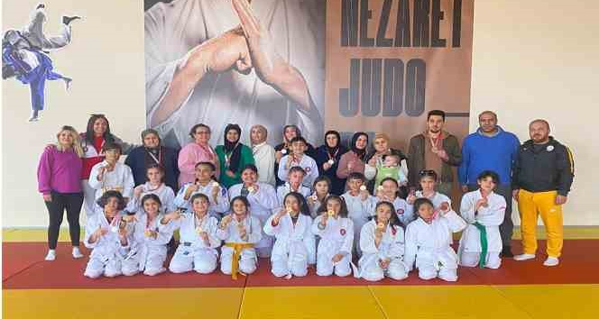 Karaman’da okullar arası küçükler judo il birinciliği müsabakaları yapıldı