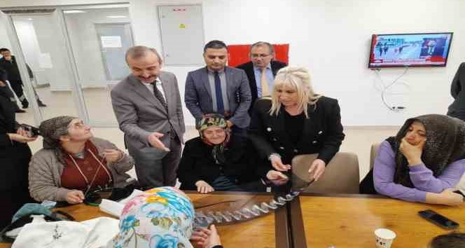 Aldoğan deprem bölgesinden gelen velileri ve öğrencileri dinledi