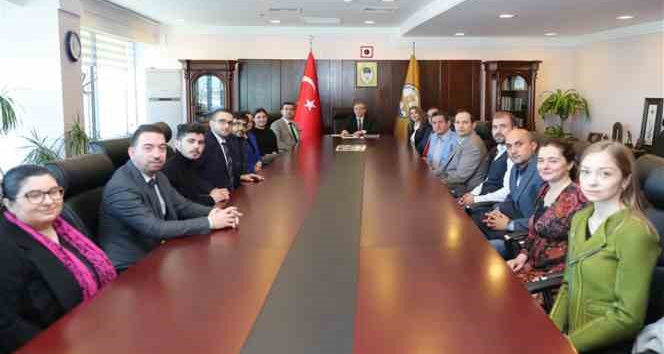 Trakya Üniversitesi Rektörü Prof. Dr. Tabakoğlu, ataması yapılan akademisyenlerle bir araya geldi