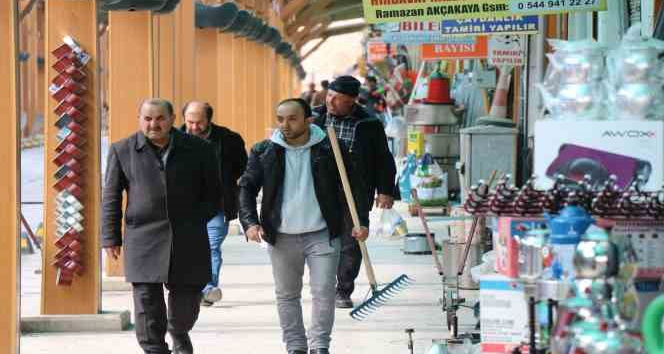 Kırşehir’in bilinen en eski çarşısında Ramazan yoğunluğu