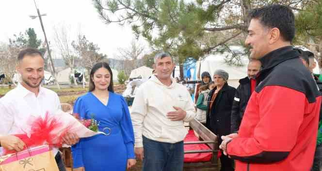 AFAD Koordinatörü Vali Tekbıyıkoğlu, depremzede gence kız istedi