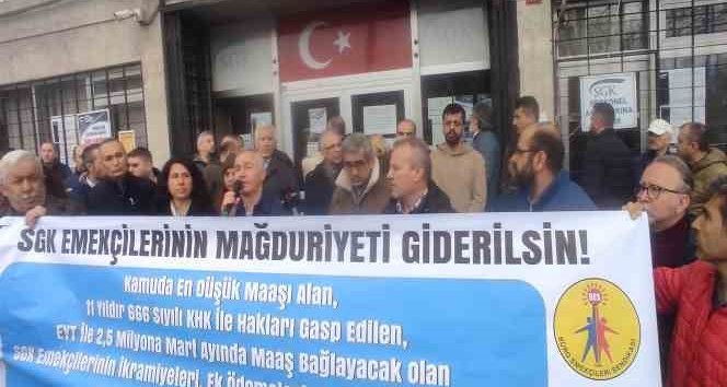 Fatih Unkapanı’nda SGK çalışanları iş bıraktı