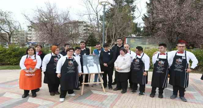 Depremde hayatını kaybeden Caner, down sendromlular gününde anıldı