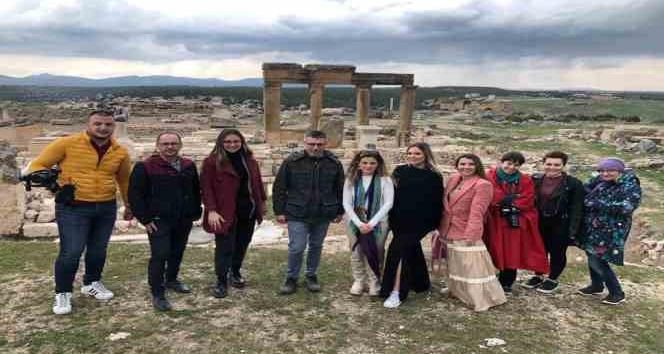 Yurt dışından gelen gazeteciler, Uşak’ın tarihi yerlerini gezdi