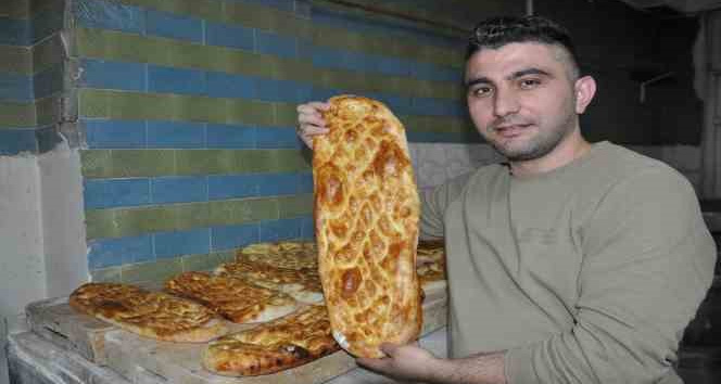 Kars’ta Ramazan pidesi tezgahlarda yerini aldı