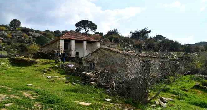 Söke’nin terk edilmiş köyleri zamana direniyor
