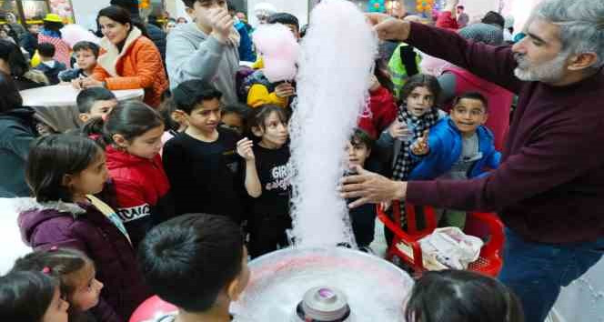 Mardin’de depremzede çocuklar Ramazan şenliğinde doyasıya eğlendi