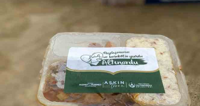 Altınordu Belediyesi’nden iftar yemeği ikramı