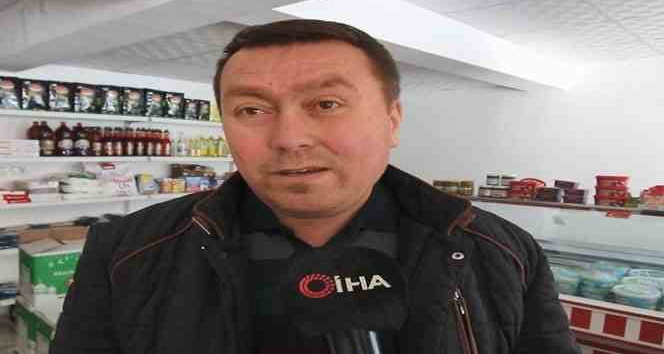 33 yıllık esnaf, hayırseverlerden alıp ihtiyaç sahiplerine dağıtıyor