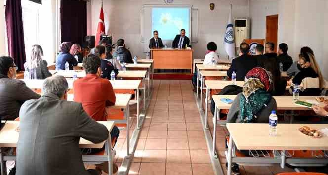 ÇAKÜ’de TÜBİTAK proje hazırlama eğitimleri